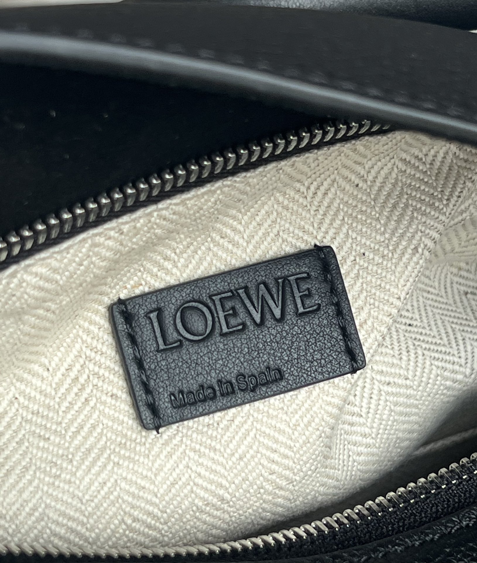 Loewe Medium Puzzle Bag in Soft Grained Calfskin Black